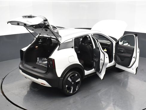 Certified 2025 Nissan Kicks SR image 29