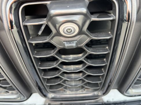Used 2025 Jeep Grand Cherokee Trailhawk w/ Advanced Protech Group II AWD/4WD image 38