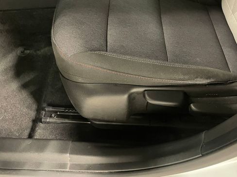 Used 2024 Chevrolet Trax RS FWD image 20