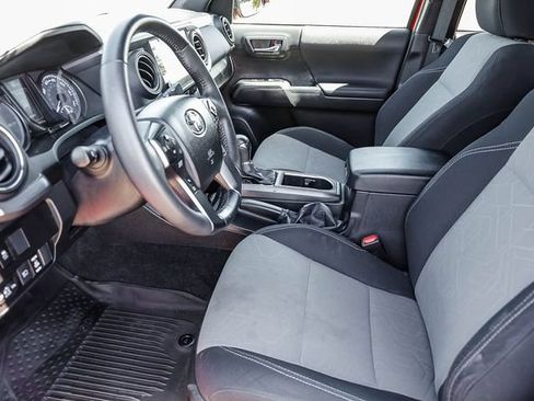 Used 2022 Toyota Tacoma TRD Off-Road AWD/4WD image 22
