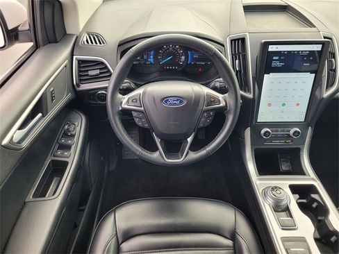 Used 2024 Ford Edge SEL image 16