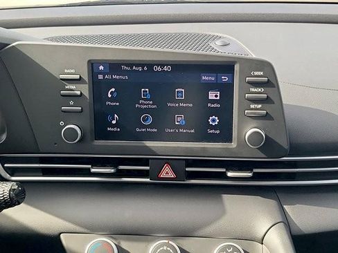 Certified 2024 Hyundai Elantra SE FWD image 18