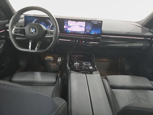 Used 2026 BMW 530i w/ M Sport Package RWD image 10