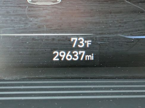 Used 2024 Hyundai Venue Limited image 23