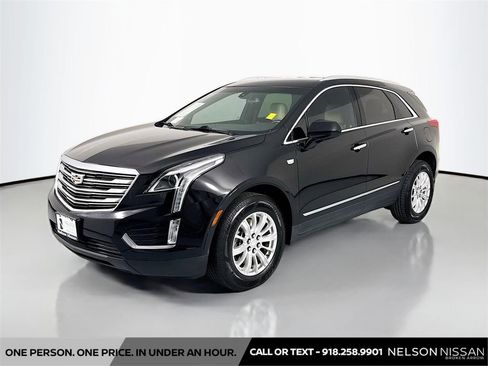 Used 2017 Cadillac XT5 FWD image 1