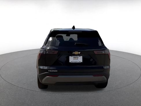 Used 2025 Chevrolet Equinox LT FWD image 12