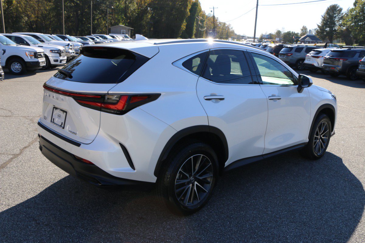 Used 2024 Lexus NX 250 FWD w/ Cold Area Package image 8