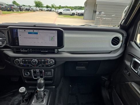 Used 2025 Jeep Wrangler Unlimited Sahara w/ Safety Group AWD/4WD image 20
