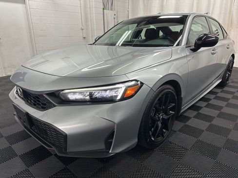 Used 2025 Honda Civic Sport image 4