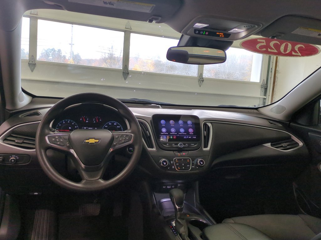 Used 2025 Chevrolet Malibu LT FWD image 7