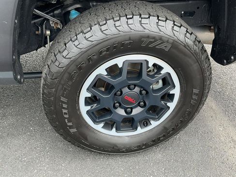 Used 2024 Toyota Tacoma TRD Off-Road image 12