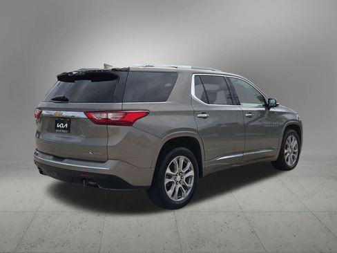 Used 2018 Chevrolet Traverse Premier w/ Driver Confidence II Package FWD image 6