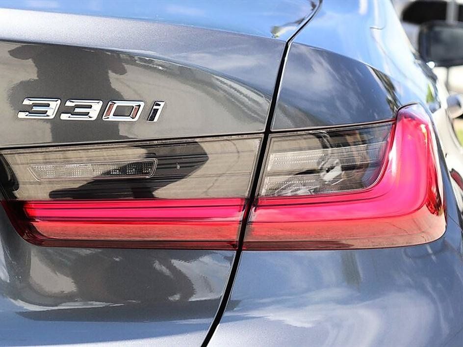 Used 2020 BMW 330i Sedan w/ Driving Assistance Package RWD image 54