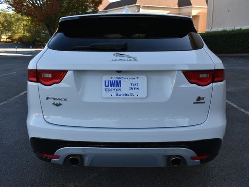 Used 2018 Jaguar F-PACE S image 7