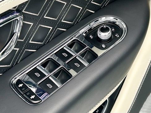 Used 2023 Bentley Bentayga Speed AWD/4WD image 22
