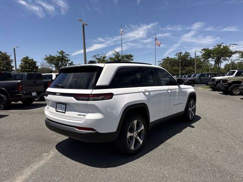 New 2026 Jeep Grand Cherokee Limited RWD image 3
