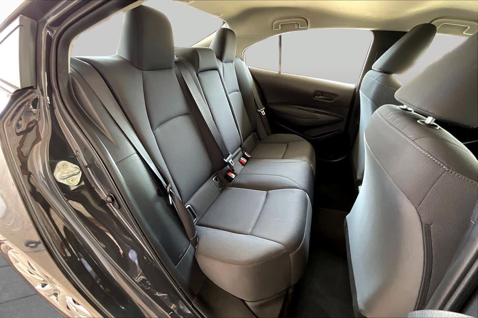 Used 2025 Toyota Corolla LE FWD image 20