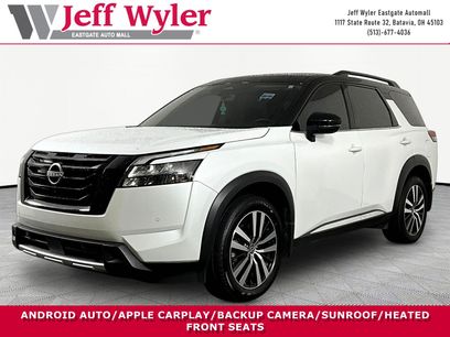 Certified 2025 Nissan Pathfinder Platinum w/ Black Appearance Package