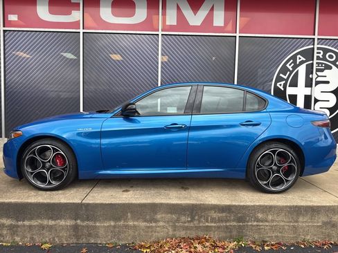 New 2025 Alfa Romeo Giulia AWD w/ Veloce Package AWD image 8