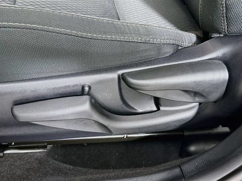 Used 2017 Toyota Corolla LE FWD image 13