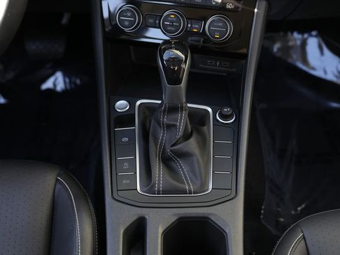 Used 2023 Volkswagen Jetta SE FWD image 44