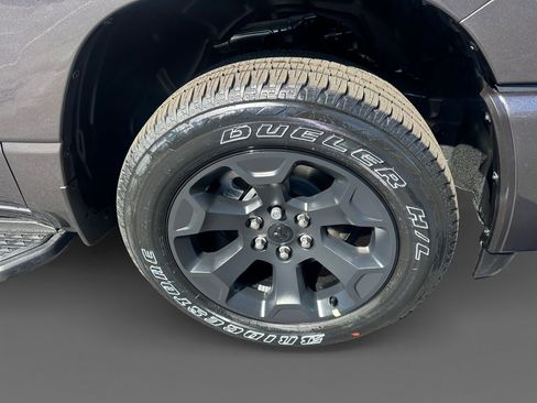 New 2026 RAM 1500 4x4 Crew Cab image 16