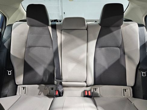 Used 2022 Toyota Corolla LE image 13