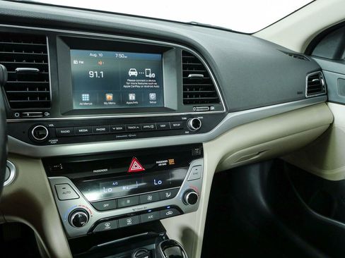 Used 2017 Hyundai Elantra Value Edition FWD image 12