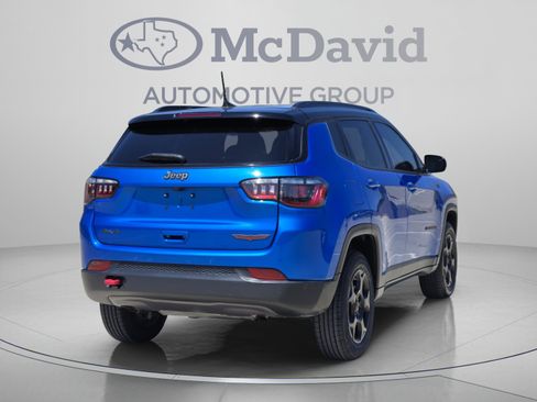 Used 2023 Jeep Compass Trailhawk w/ Trailhawk Convenience Group AWD/4WD image 6