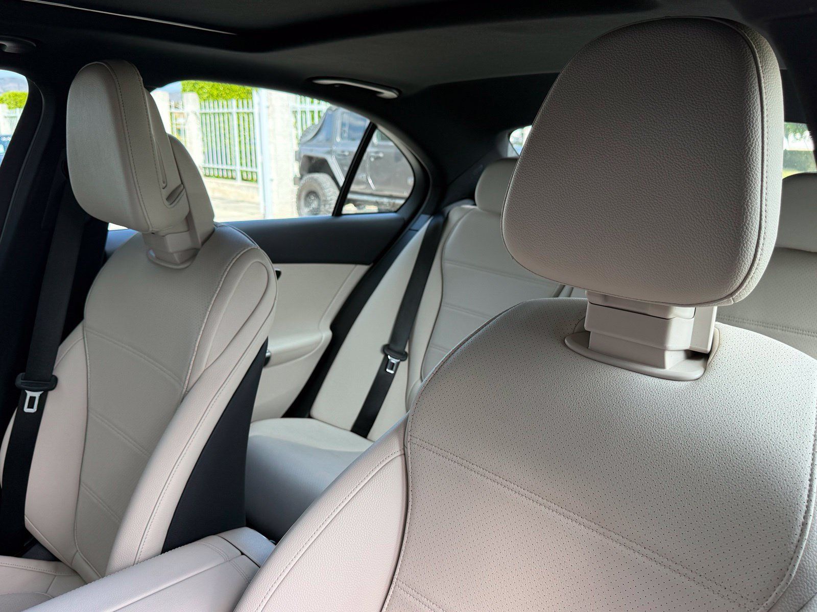 Used 2024 Mercedes-Benz C 300 Sedan image 28