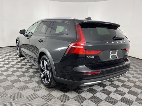 Used 2025 Volvo V60 B5 Cross Country Plus AWD/4WD image 6