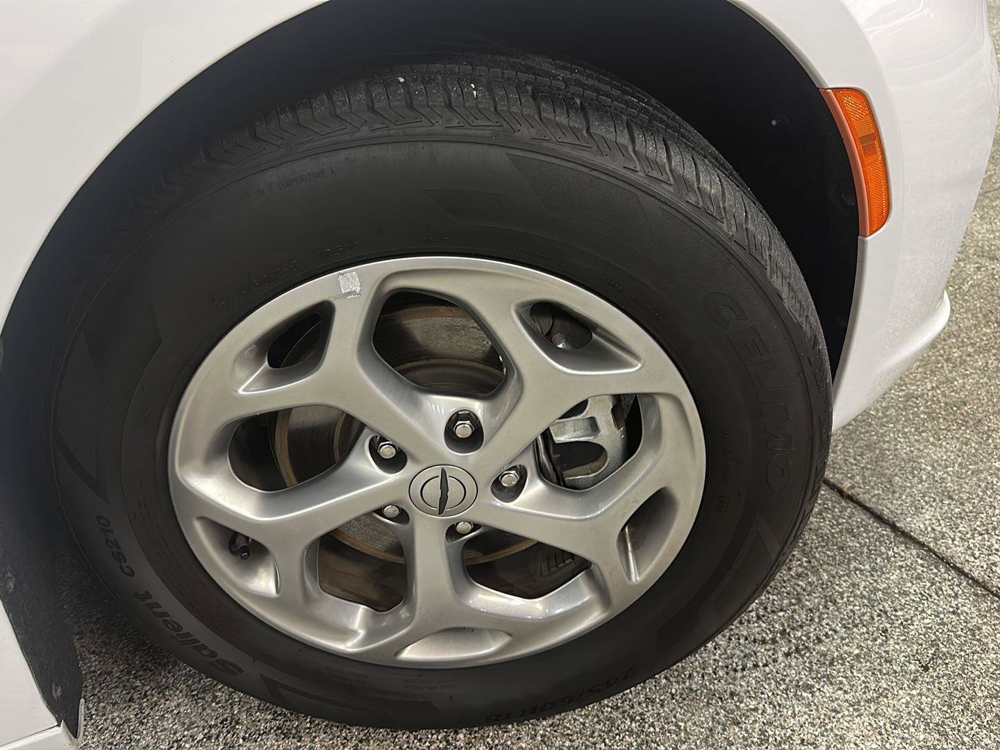 Certified 2023 Chrysler Pacifica Limited FWD image 9