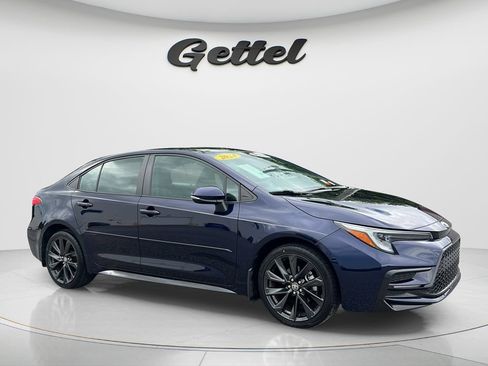 Used 2024 Toyota Corolla SE FWD image 3