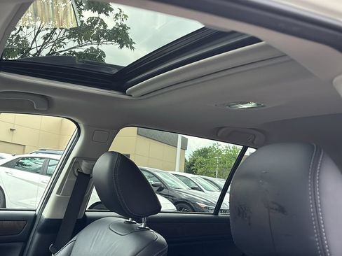 Used 2018 Subaru Outback 3.6R Limited AWD/4WD image 23