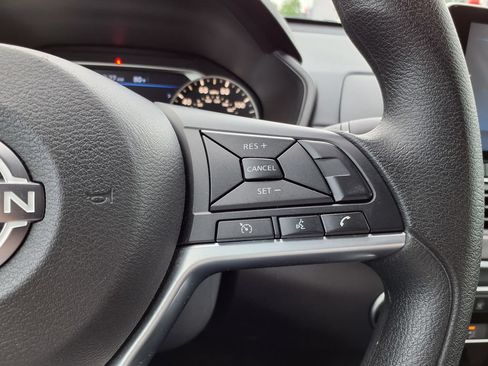 Used 2025 Nissan Altima 2.5 SV FWD image 23