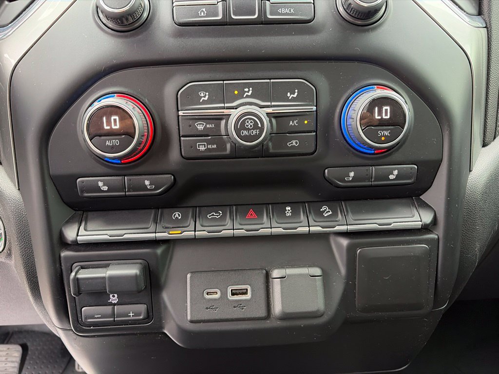 Used 2019 Chevrolet Silverado 1500 LT w/ All-Star Edition AWD/4WD image 10