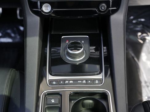 Used 2019 Jaguar F-PACE Premium AWD/4WD image 45