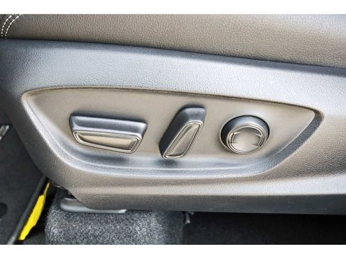 Used 2026 Toyota Corolla Cross XLE w/ Convenience Package image 26