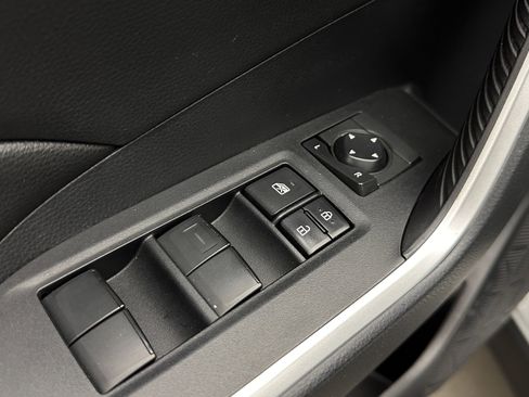 Used 2019 Toyota RAV4 XLE image 12