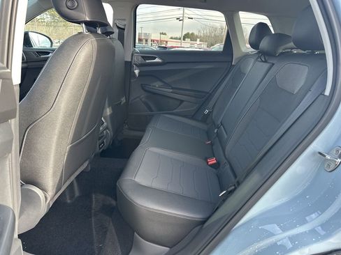 New 2026 Volkswagen Taos SE image 25