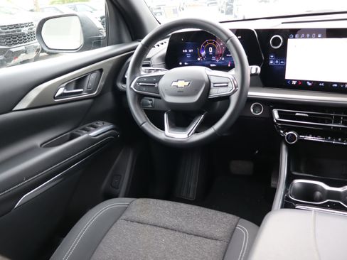 Certified 2024 Chevrolet Traverse LT FWD image 12
