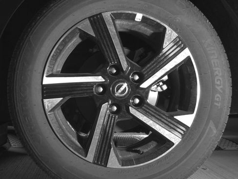 Used 2025 Nissan Sentra SV FWD image 14