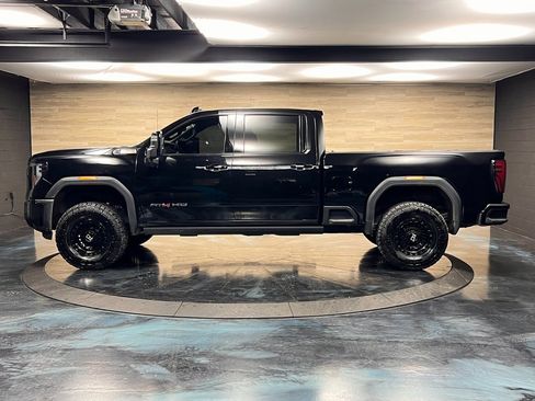 Used 2025 GMC Sierra 2500 AT4 w/ AT4 Premium Plus Package image 16