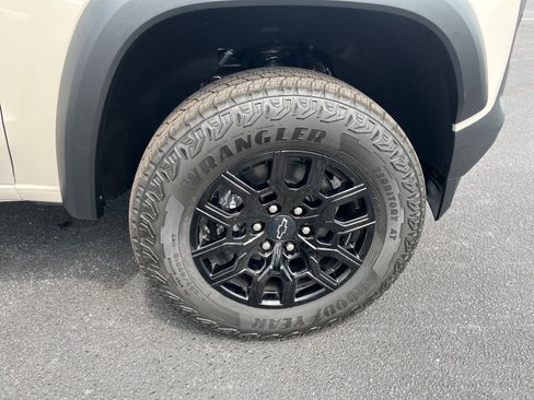 New 2026 Chevrolet Colorado Trail Boss AWD/4WD image 13