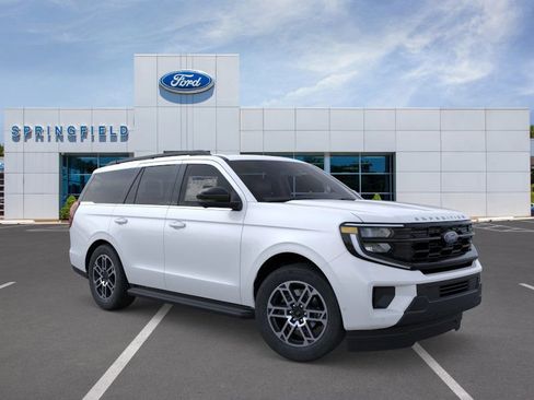 New 2025 Ford Expedition Active image 7