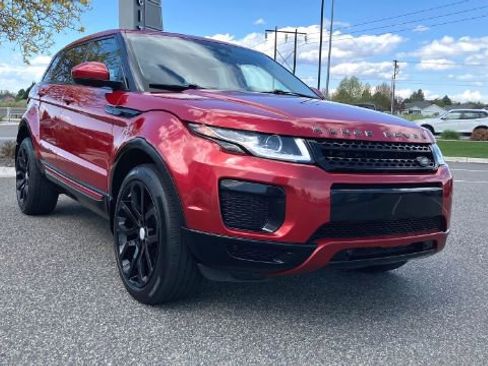 Used 2018 Land Rover Range Rover Evoque SE image 4