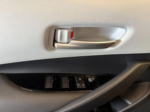 Used 2023 Toyota Corolla SE image 17