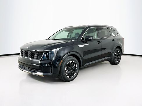 Used 2024 Kia Sorento S image 3
