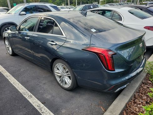 Used 2021 Cadillac CT4 Premium Luxury RWD image 4