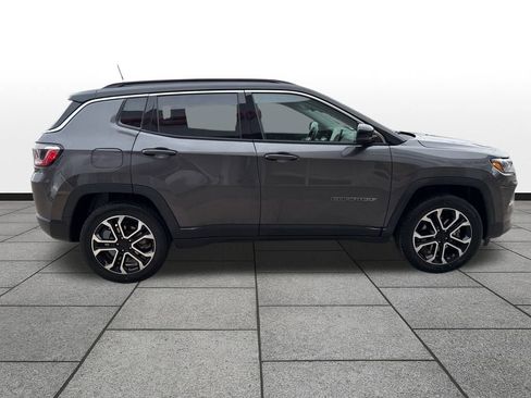 Used 2022 Jeep Compass Limited image 6